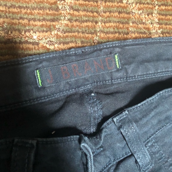 J Brand 811 Mid-rise Skinny Jean - Picture 4 of 8